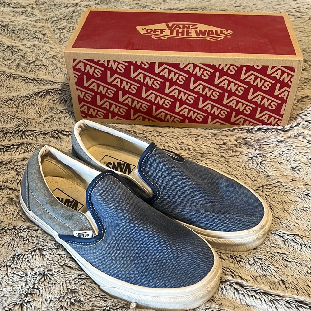 Men or women’s two-tone blue